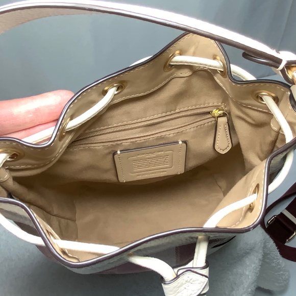 Coach Dempsey Bucket Bag in Signature Jacquard With Stripe And Coach Patch - Picture 3 of 12